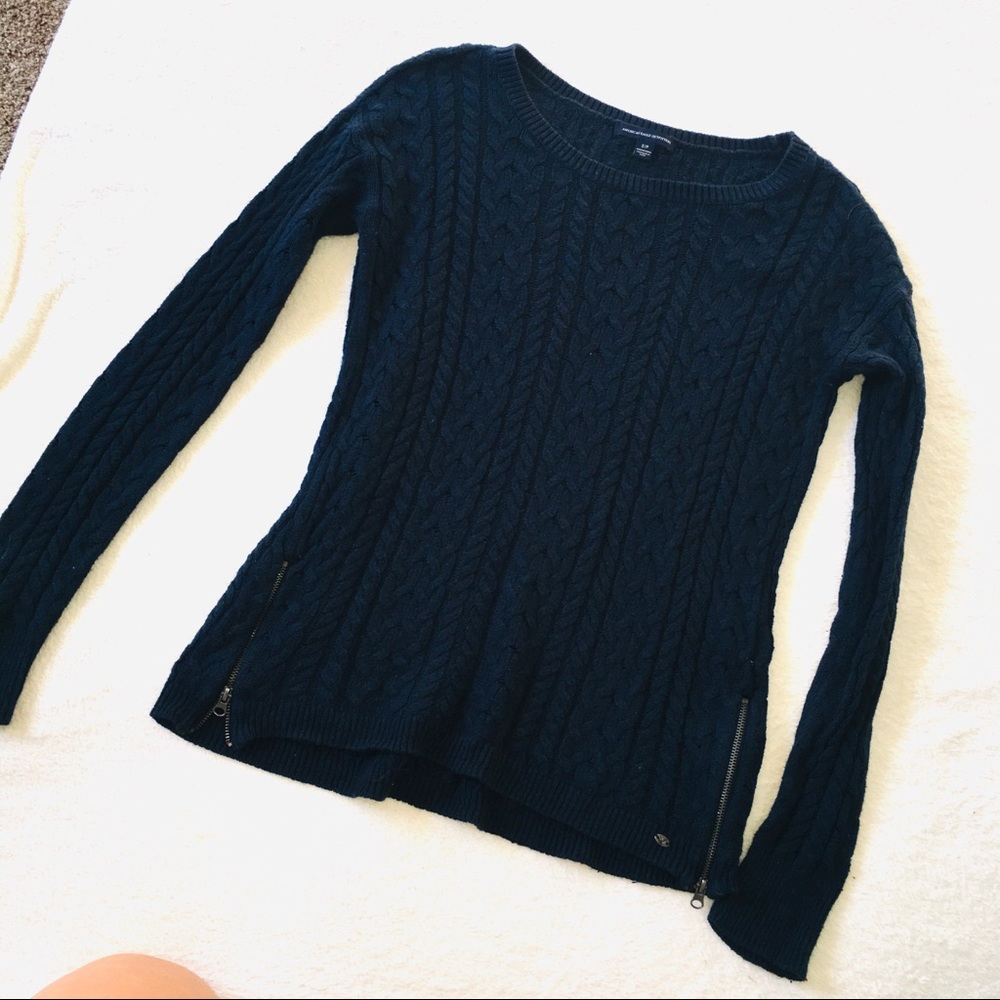 NAVY BLUE CROCHET SWEATER